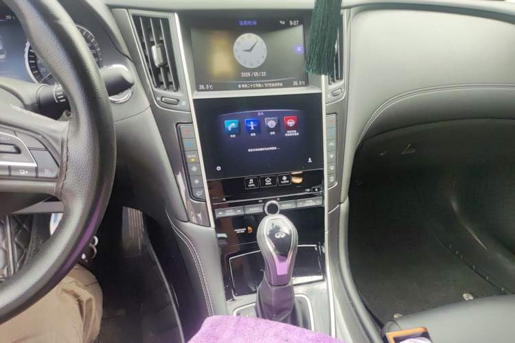 Used Infiniti Q50L 2018 2.0T Comfort Edition China VI Standard Audio And AC Panel