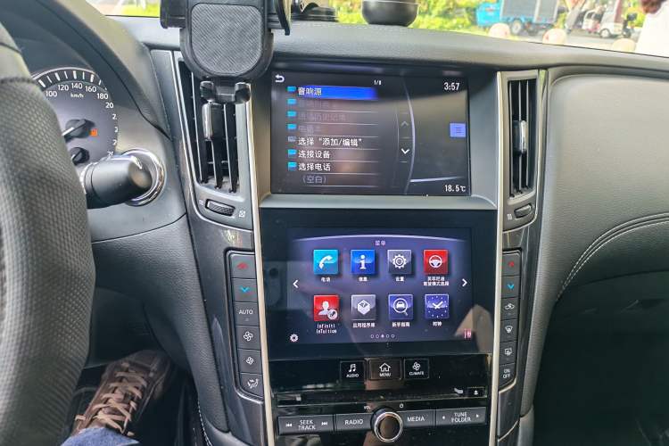 Used Infiniti Q50L 2018 2.0T Comfort Edition China VI Standard Audio And AC Panel