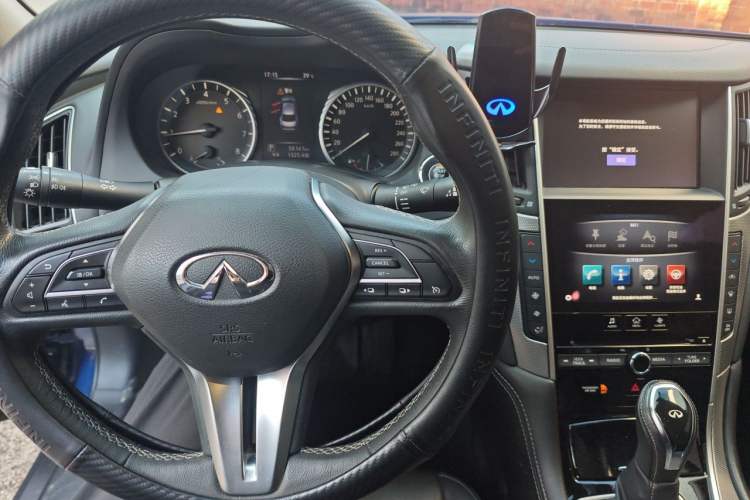Used Infiniti Q50L 2018 2.0T Enjoyment Version China V Standard Audio And AC Panel