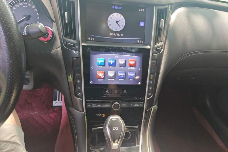 Used Infiniti Q50L 2018 2.0T Comfort Edition China VI Standard Audio And AC Panel