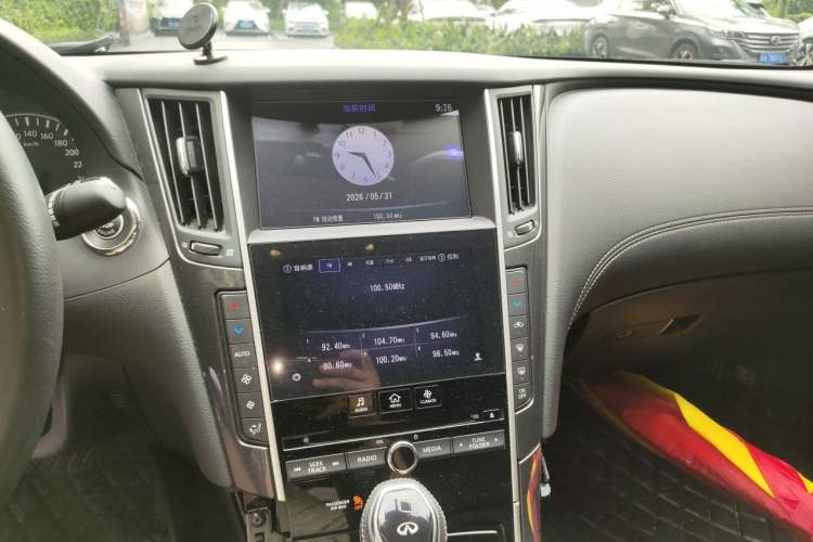Used Infiniti Q50L 2018 2.0T Comfort Edition China VI Standard Audio And AC Panel