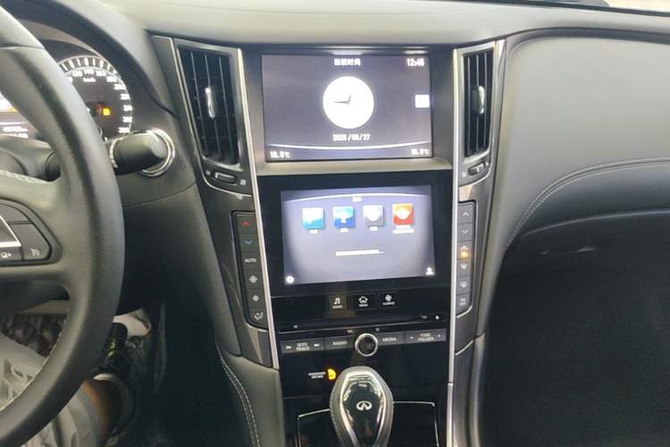 Used Infiniti Q50L 2018 2.0T Comfort Edition China VI Standard Audio And AC Panel