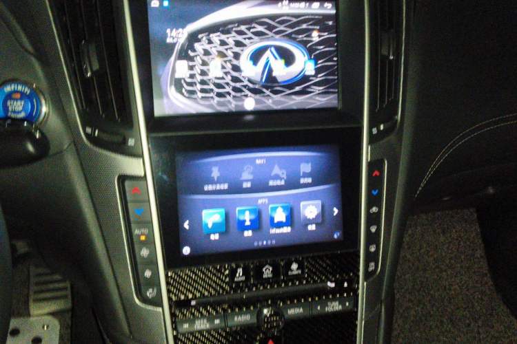 Used Infiniti Q50L 2018 2.0T Enjoyment Version China VI Standard Audio And AC Panel