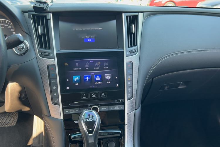 Used Infiniti Q50L 2018 2.0T Enjoyment Version China VI Standard Audio And AC Panel