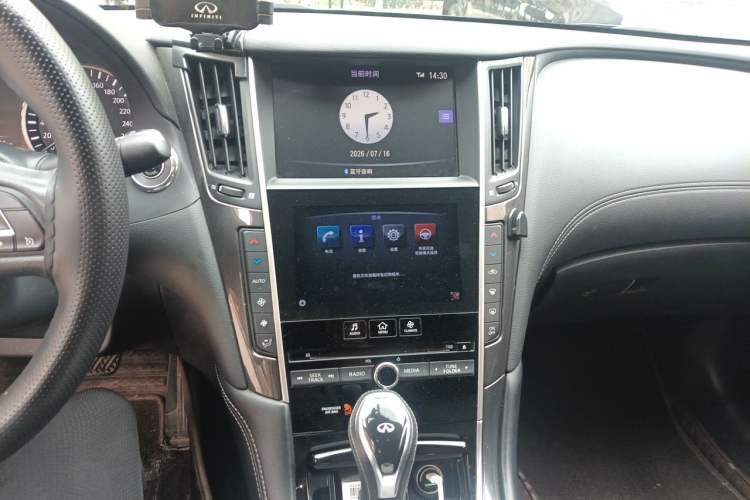 Used Infiniti Q50L 2018 2.0T Comfort Edition China VI Standard Audio And AC Panel