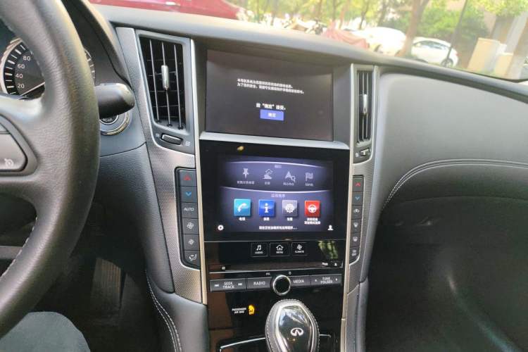 Used Infiniti Q50L 2018 2.0T Enjoyment Version China VI Standard Audio And AC Panel