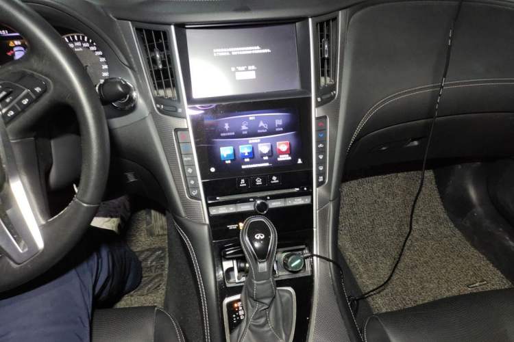 Used Infiniti Q50L 2018 2.0T Luxury Edition China V Standard Audio And AC Panel