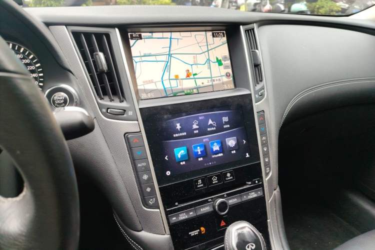 Used Infiniti Q50L 2018 2.0T Enjoyment Version China VI Standard Audio And AC Panel