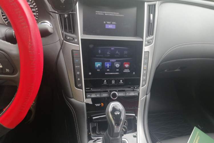 Used Infiniti Q50L 2018 2.0T Enjoyment Version China VI Standard Audio And AC Panel