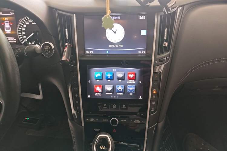 Used Infiniti Q50L 2018 2.0T Comfort Edition China V Standard Audio And AC Panel