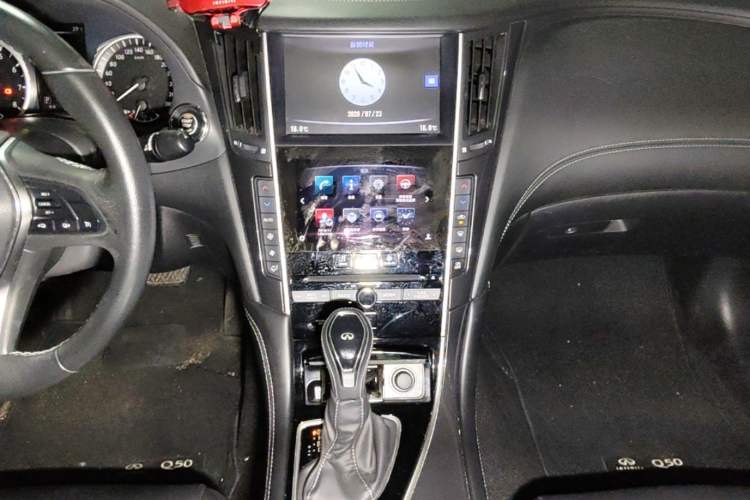 Used Infiniti Q50L 2018 2.0T Comfort Edition China VI Standard Audio And AC Panel