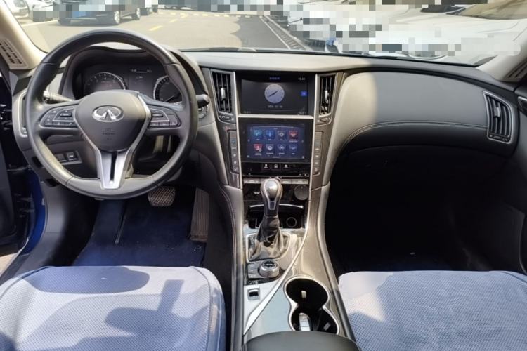 Used Infiniti Q50L 2018 2.0T Comfort Edition China V Standard Center Console