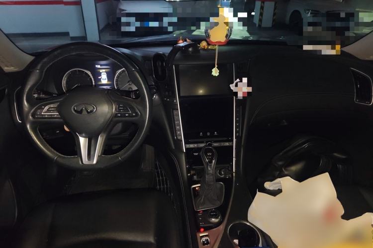 Used Infiniti Q50L 2018 2.0T Comfort Edition China V Standard Center Console