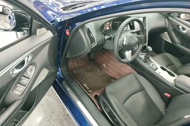 Used Infiniti Q50L 2018 2.0T Enjoyment Version China VI Standard Driver Seat