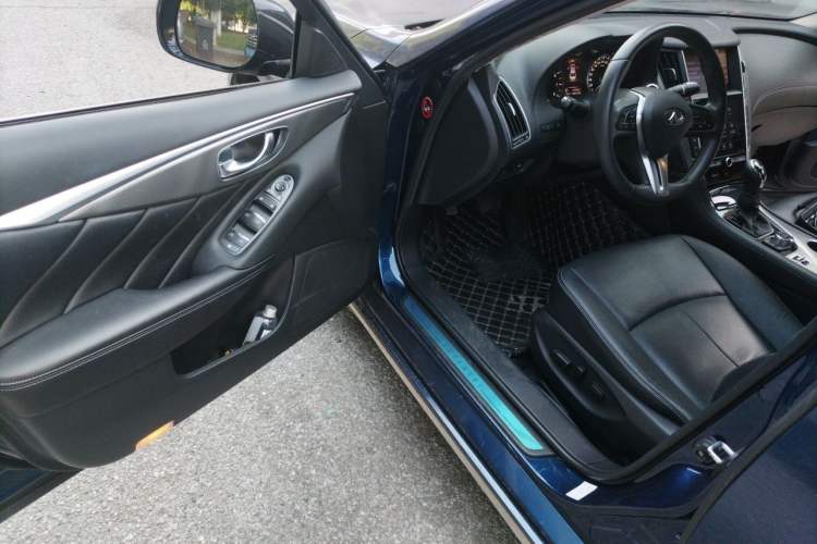 Used Infiniti Q50L 2018 2.0T Enjoyment Version China VI Standard Driver Seat