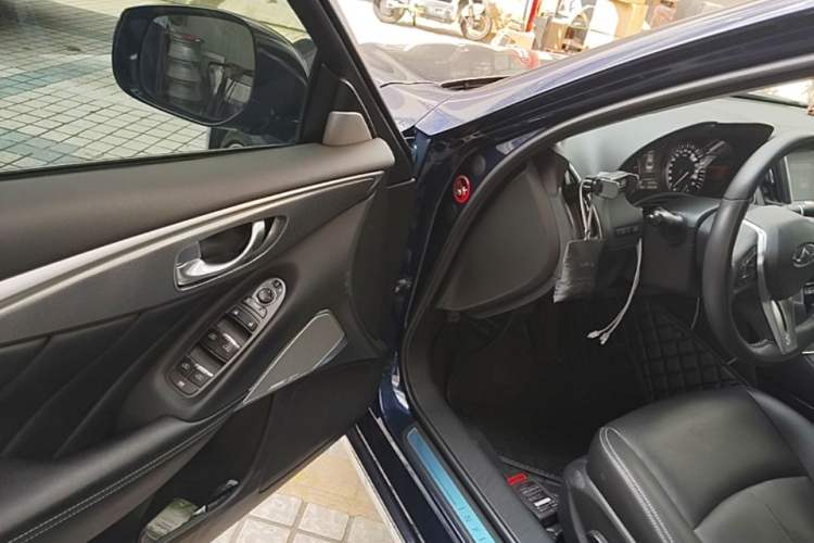 Used Infiniti Q50L 2018 2.0T Enjoyment Version China VI Standard Driver Seat