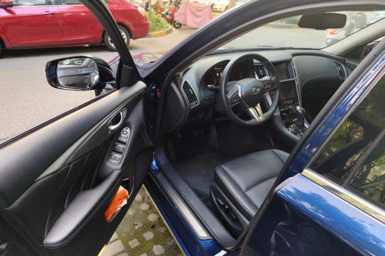 Used Infiniti Q50L 2018 2.0T Enjoyment Version China VI Standard Driver Seat