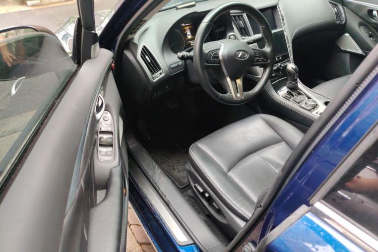 Used Infiniti Q50L 2018 2.0T Enjoyment Version China VI Standard Driver Seat