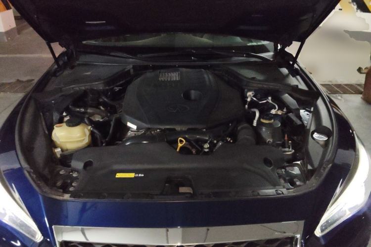 Used Infiniti Q50L 2018 2.0T Enjoyment Edition China V standard Engine Bay