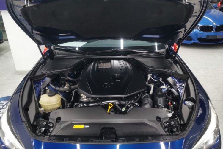 Used Infiniti Q50L 2018 2.0T Enjoyment Version China VI Standard Engine Bay