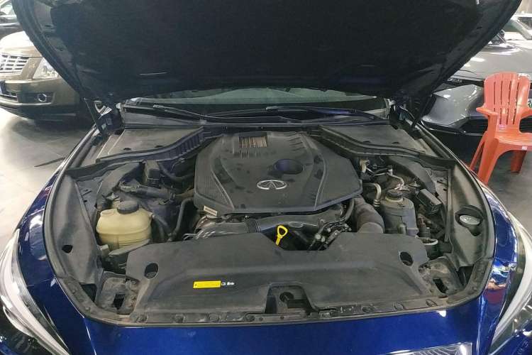 Used Infiniti Q50L 2018 2.0T Enjoyment Edition China V standard Engine Bay