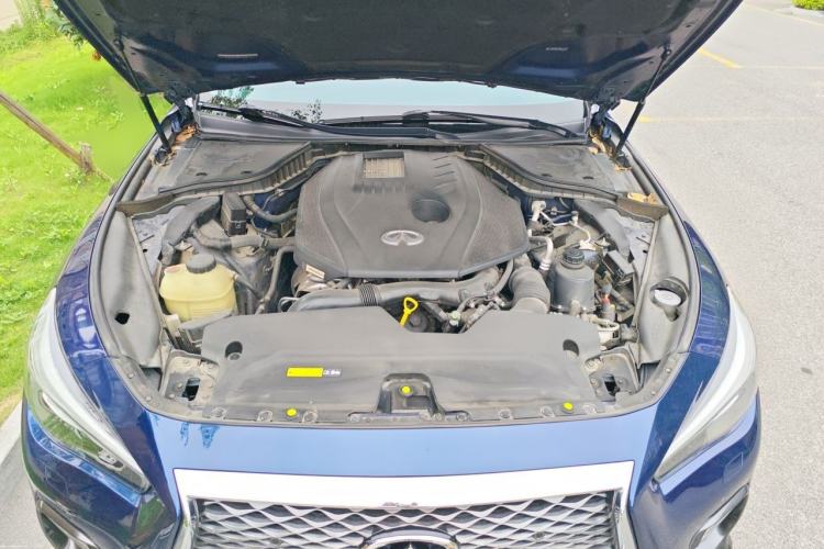 Used Infiniti Q50L 2018 2.0T Enjoyment Version China VI Standard Engine Bay