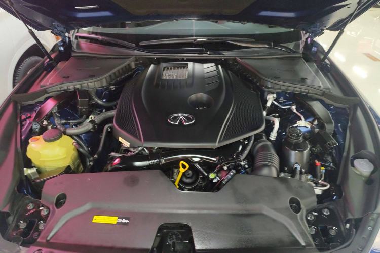 Used Infiniti Q50L 2018 2.0T Comfort Edition China VI Standard Engine Bay