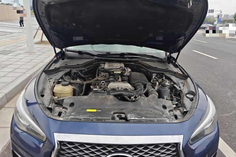 Used Infiniti Q50L 2018 2.0T Enjoyment Version China VI Standard Engine Bay