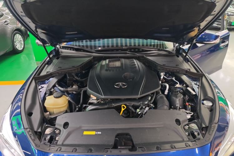 Used Infiniti Q50L 2018 2.0T Comfort Edition China VI Standard Engine Bay