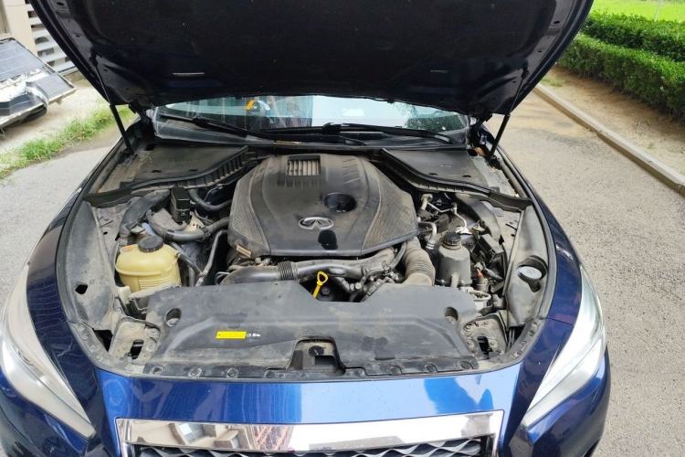 Used Infiniti Q50L 2018 2.0T Comfort Edition China VI Standard Engine Bay
