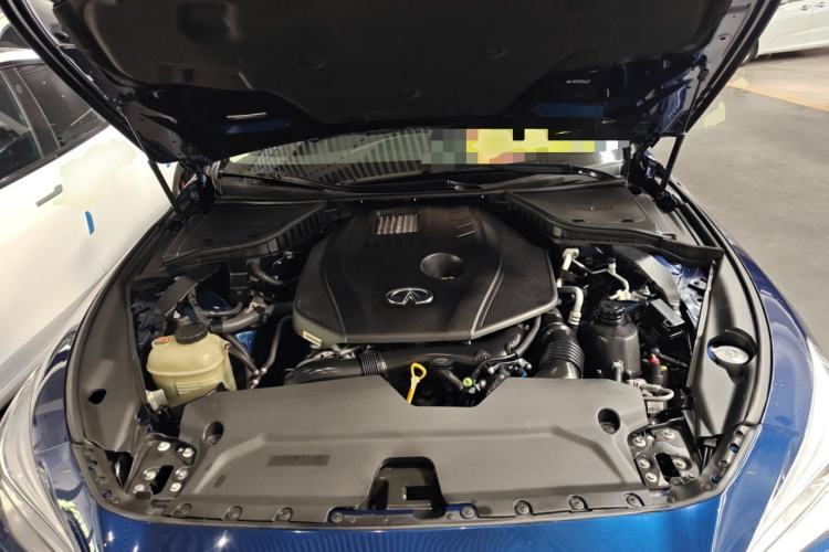 Used Infiniti Q50L 2018 2.0T Comfort Edition China VI Standard Engine Bay
