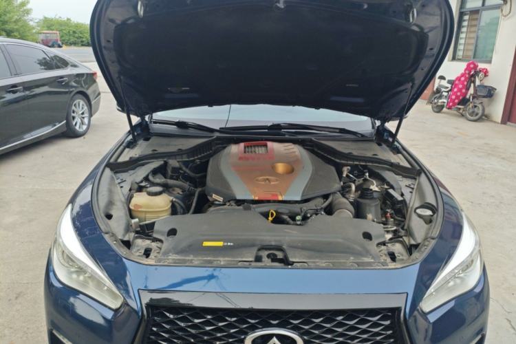 Used Infiniti Q50L 2018 2.0T Comfort Edition China VI Standard Engine Bay