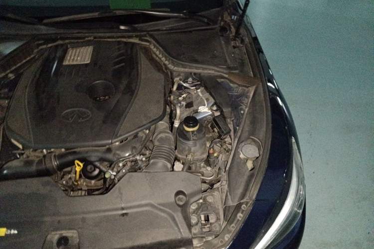Used Infiniti Q50L 2018 2.0T Enjoyment Version China V Standard Engine Bay Left