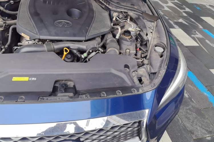Used Infiniti Q50L 2018 2.0T Enjoyment Version China V Standard Engine Bay Left