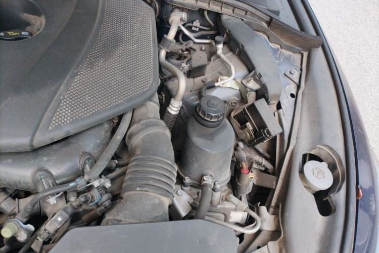 Used Infiniti Q50L 2018 2.0T Enjoyment Version China VI Standard Engine Bay Left