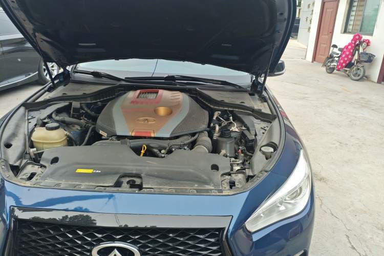 Used Infiniti Q50L 2018 2.0T Comfort Edition China VI Standard Engine Bay Left