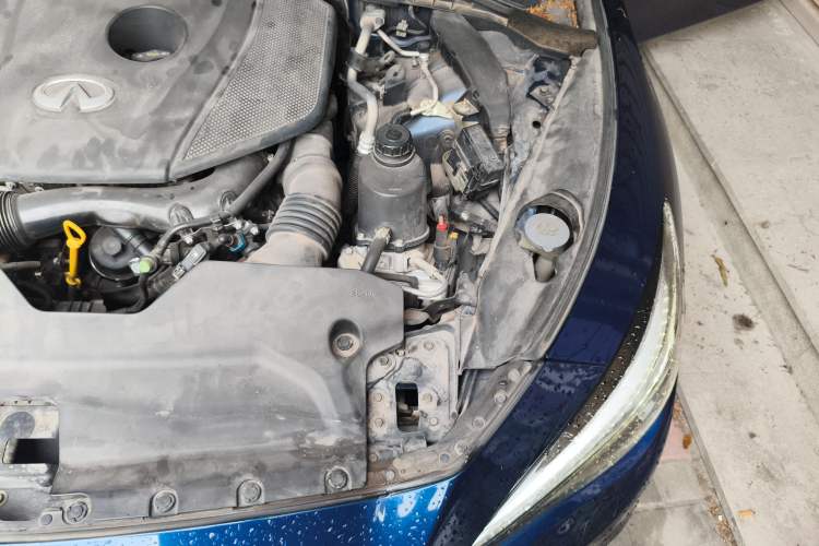 Used Infiniti Q50L 2018 2.0T Enjoyment Version China V Standard Engine Bay Left
