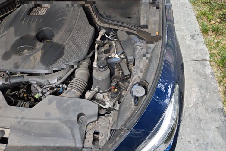 Used Infiniti Q50L 2018 2.0T Enjoyment Version China VI Standard Engine Bay Left