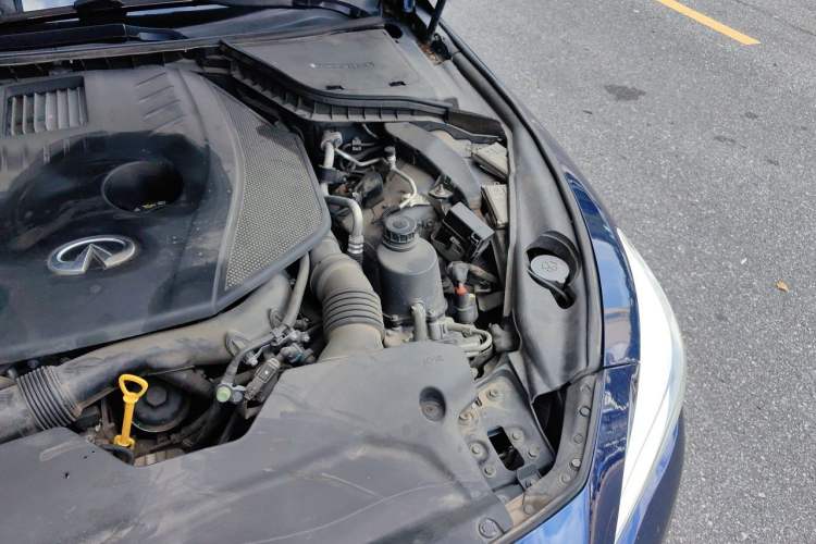 Used Infiniti Q50L 2018 2.0T Comfort Edition China V Standard Engine Bay Left