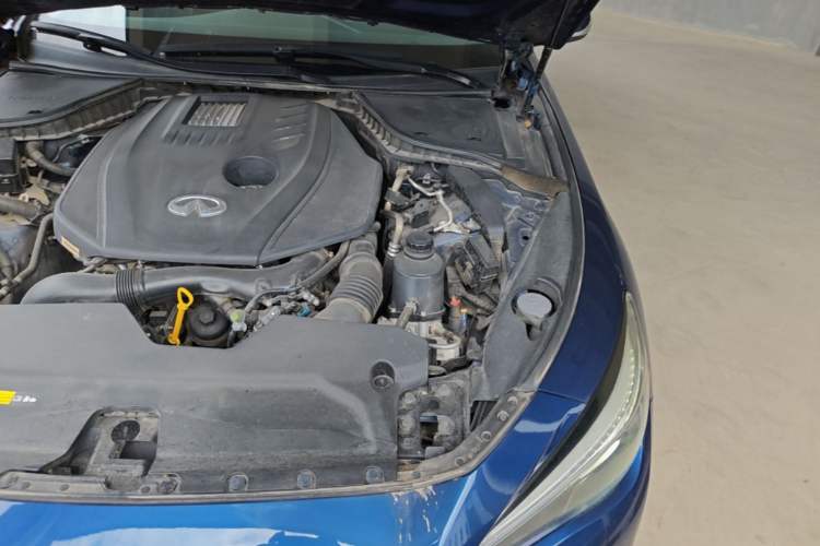 Used Infiniti Q50L 2018 2.0T Enjoyment Version China VI Standard Engine Bay Left