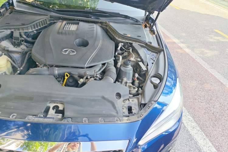 Used Infiniti Q50L 2018 2.0T Comfort Edition China VI Standard Engine Bay Left