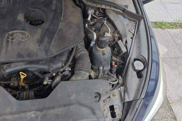 Used Infiniti Q50L 2018 2.0T Enjoyment Version China V Standard Engine Bay Left