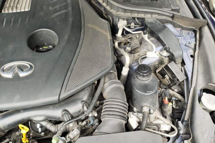 Used Infiniti Q50L 2018 2.0T Comfort Edition China VI Standard Engine Bay Left