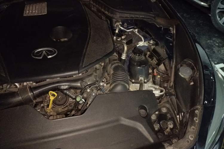Used Infiniti Q50L 2018 2.0T Comfort Edition China VI Standard Engine Bay Left