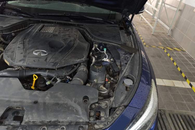 Used Infiniti Q50L 2018 2.0T Enjoyment Version China V Standard Engine Bay Left