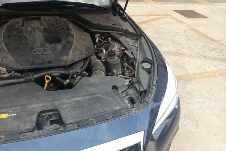 Used Infiniti Q50L 2018 2.0T Comfort Edition China VI Standard Engine Bay Left