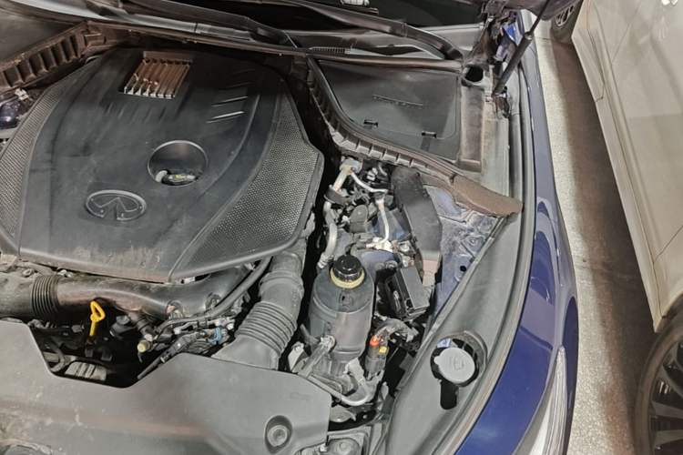 Used Infiniti Q50L 2018 2.0T Enjoyment Edition China V standard Engine Bay Left