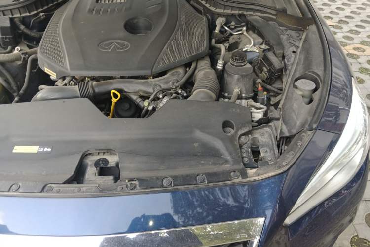 Used Infiniti Q50L 2018 2.0T Comfort Edition China VI Standard Engine Bay Left