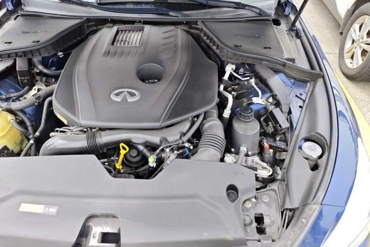 Used Infiniti Q50L 2018 2.0T Comfort Edition China VI Standard Engine Bay Left