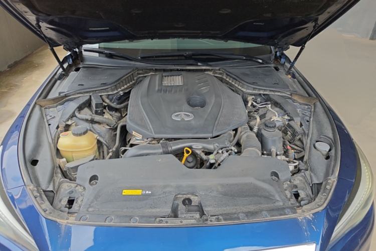 Used Infiniti Q50L 2018 2.0T Enjoyment Version China VI Standard Engine Bay